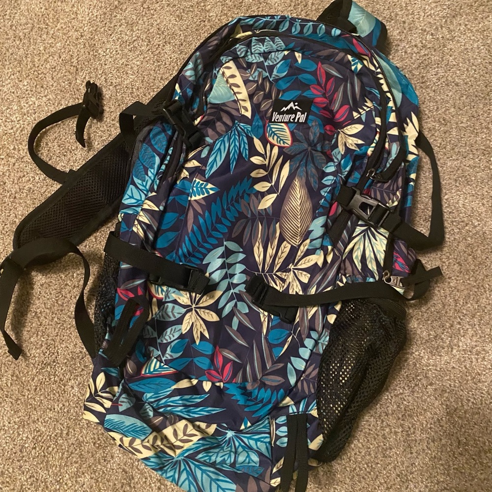 Venture pals 40L backpack. Hawaiian print, beautiful colors